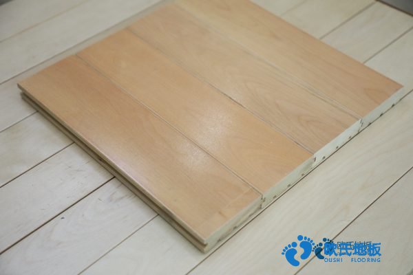 學(xué)?；@球場木地板施工步驟