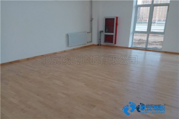 學(xué)校籃球場(chǎng)館地板工藝流程