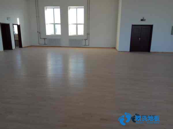 學(xué)校籃球場(chǎng)館地板工藝流程